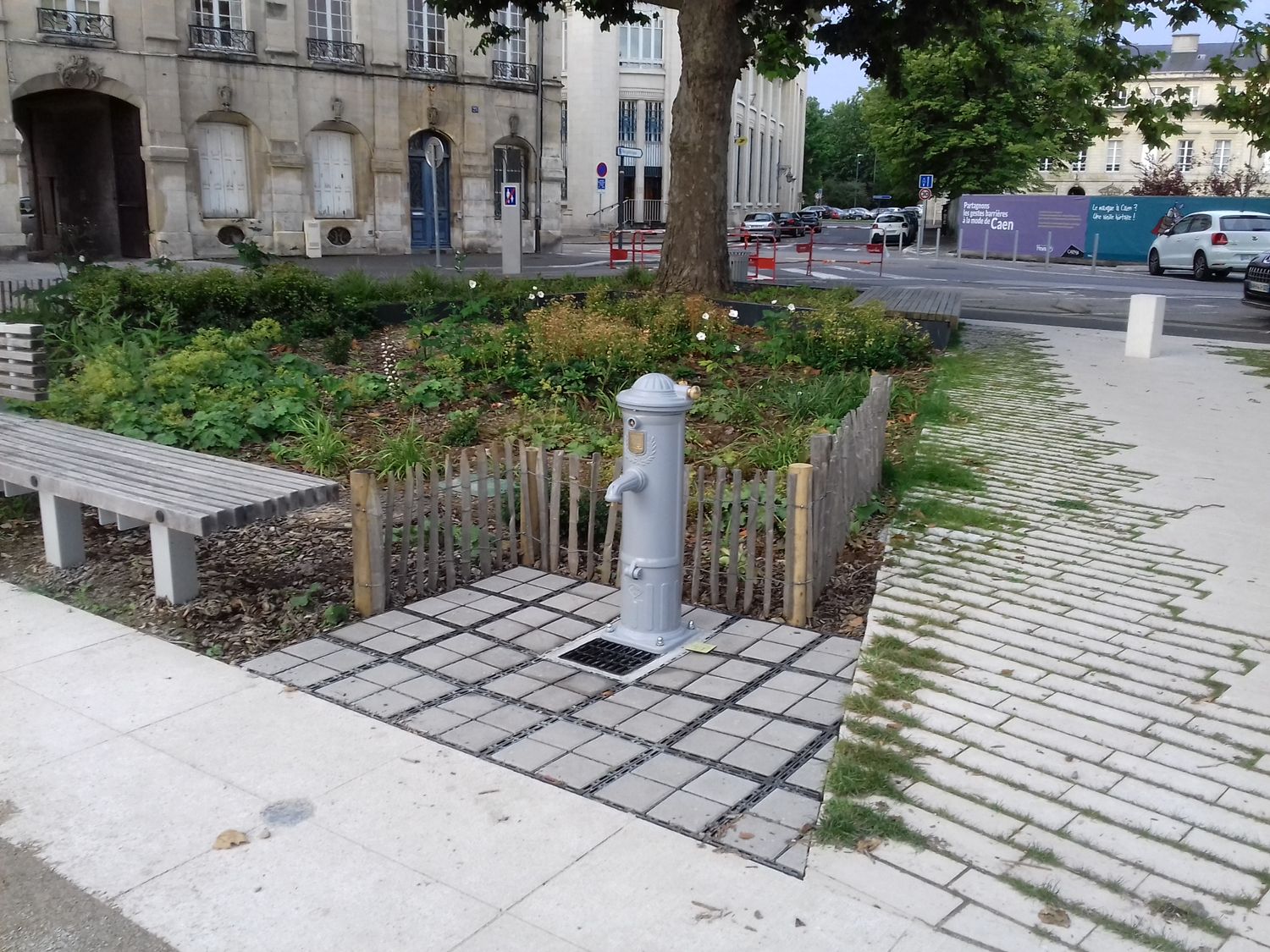 Trois points d'eau potable ont été installés en centre ville de Caen